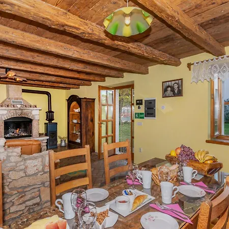Valverana, With A Bike To The Beach. Bikes Provided! Holiday home