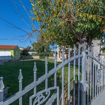 Valverana, With A Bike To The Beach. Bikes Provided! Holiday home