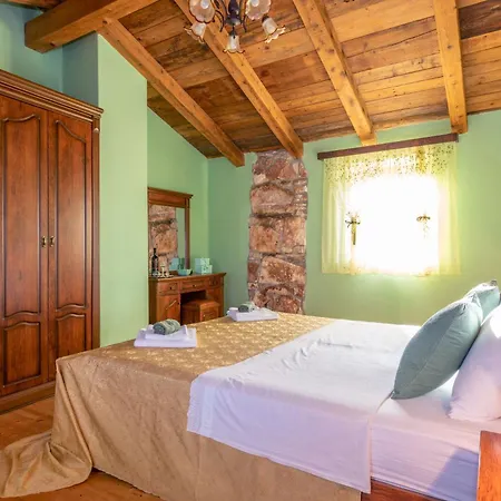 Valverana, With A Bike To The Beach. Bikes Provided! بيت للعطل Šišan